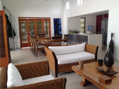 Casa de 5 alcobas en venta en Club Puerto Peñalisa, Girardot, 336 m² · foto 10 de 20