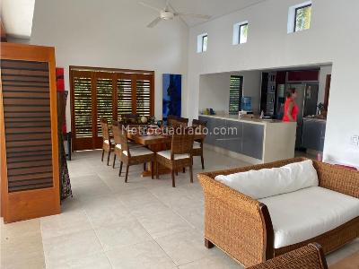 Casa de 5 alcobas en venta en Club Puerto Peñalisa, Girardot, 336 m² · foto 13 de 20