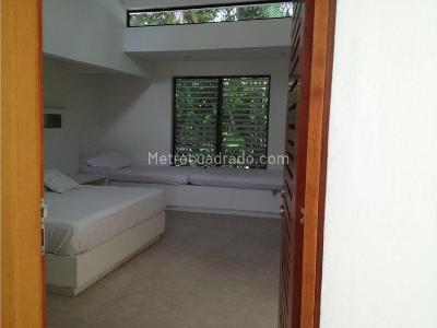 Casa de 5 alcobas en venta en Club Puerto Peñalisa, Girardot, 336 m² · foto 16 de 20