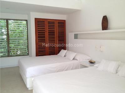 Casa de 5 alcobas en venta en Club Puerto Peñalisa, Girardot, 336 m² · foto 19 de 20