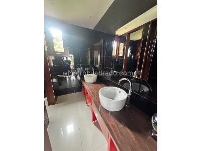 Casa de 5 alcobas en venta en Vereda Fusca, Chía, 1269 m² · foto 8 de 20