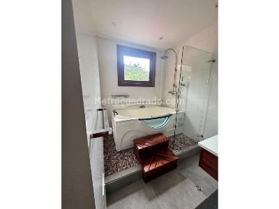 Casa de 5 alcobas en venta en Vereda Fusca, Chía, 1269 m² · foto 15 de 20
