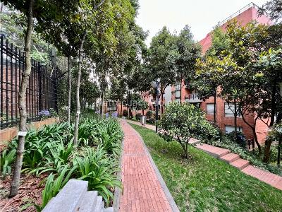 Apartamento de 3 alcobas en venta en Cerros De Los Lagartos, Bogotá, 120 m² · foto 2 de 20
