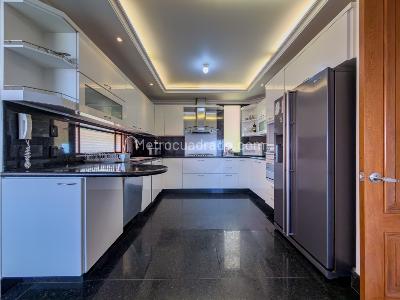 Casa de 5 alcobas en venta en Bosque De Pinos, Bogotá, 495 m² · foto 14 de 20