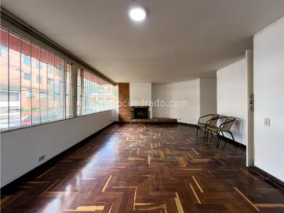 Apartamento de 3 alcobas en venta en Santa Barbara, Bogotá, 138 m² · foto 2 de 20