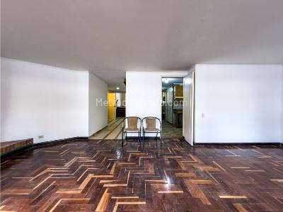 Apartamento de 3 alcobas en venta en Santa Barbara, Bogotá, 138 m² · foto 3 de 20