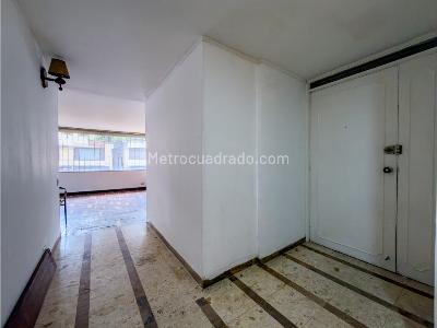 Apartamento de 3 alcobas en venta en Santa Barbara, Bogotá, 138 m² · foto 7 de 20