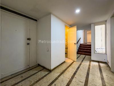 Apartamento de 3 alcobas en venta en Santa Barbara, Bogotá, 138 m² · foto 8 de 20