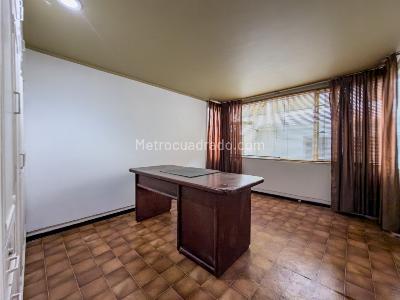 Apartamento de 3 alcobas en venta en Santa Barbara, Bogotá, 138 m² · foto 18 de 20