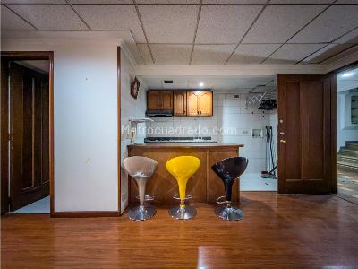 Apartaestudio en venta en Santa Paula, Bogotá, 46 m² · foto 2 de 9