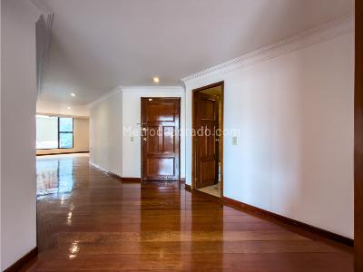 Apartamento en venta en El Refugio, Bogotá · foto 2 de 20