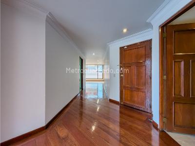 Apartamento en venta en El Refugio, Bogotá · foto 3 de 20