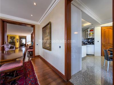 Apartamento de 3 alcobas en venta en Santa Barbara, Bogotá, 438 m² · foto 8 de 20