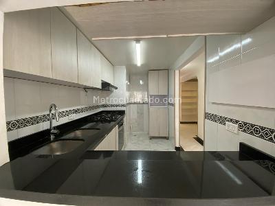 Apartamento de 5 alcobas en venta en Cedritos Capri, Bogotá, 120 m² · foto 1 de 15