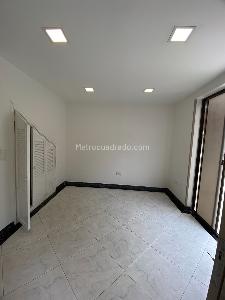 Apartamento de 5 alcobas en venta en Cedritos Capri, Bogotá, 120 m² · foto 5 de 15
