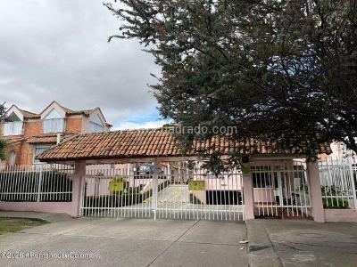 Casa de 3 alcobas en venta en Campiña De Suba, Bogotá, 102 m² · foto 12 de 13