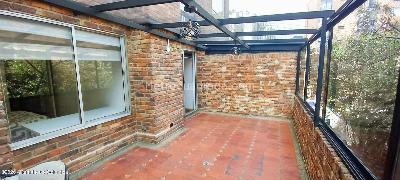 Apartamento de 1 alcoba en venta en Las Delicias Del Carmen, Bogotá, 40 m² · foto 2 de 19
