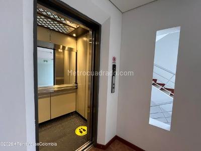 Apartamento de 1 alcoba en venta en Santa Bibiana Oriental, Bogotá, 37 m² · foto 17 de 19