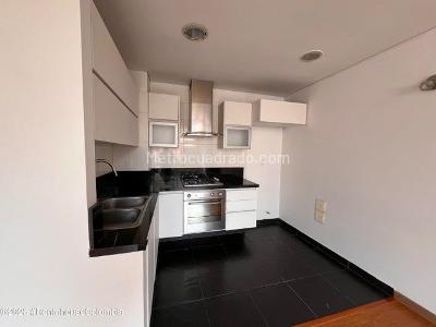 Apartamento de 1 alcoba en venta en Santa Bibiana Oriental, Bogotá, 37 m² · foto 7 de 19