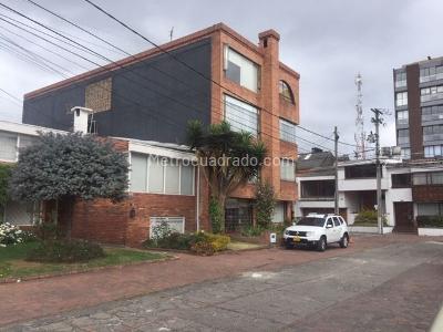 Casa de 4 alcobas en venta en Pasadena Alta, Bogotá, 245 m² · foto 2 de 15