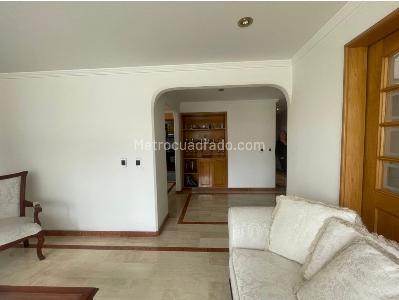 Apartamento de 3 alcobas en venta en San Patricio Santa Barbara, Bogotá, 243 m² · foto 11 de 19