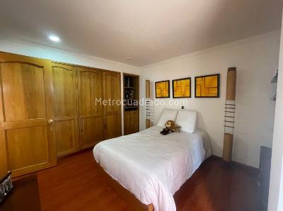 Apartamento de 3 alcobas en venta en San Patricio Santa Barbara, Bogotá, 243 m² · foto 18 de 19