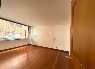 Apartamento de 3 alcobas en venta en Chico San Patricio, Bogotá, 174 m² · foto 14 de 20