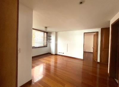 Apartamento de 3 alcobas en venta en Chico San Patricio, Bogotá, 174 m² · foto 15 de 20