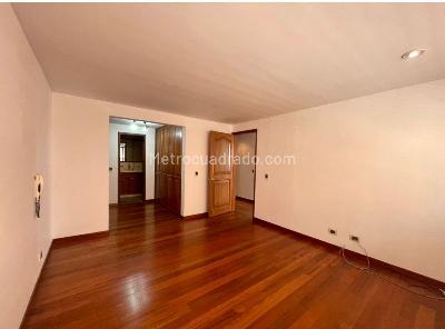 Apartamento de 3 alcobas en venta en Chico San Patricio, Bogotá, 174 m² · foto 16 de 20