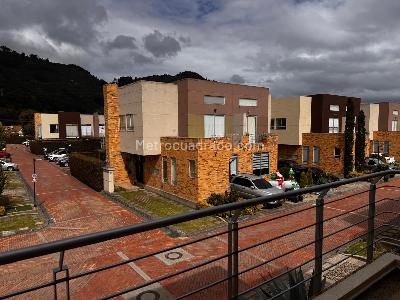 Casa de 3 alcobas en venta en Codominio Vennto, Chía, 220 m² · foto 1 de 19