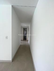 Apartamento de 3 alcobas en arriendo en Castropol, Medellín, 82 m² · foto 11 de 20
