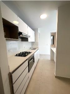 Apartamento de 3 alcobas en arriendo en Castropol, Medellín, 82 m² · foto 4 de 20