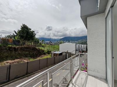 Casa de 3 alcobas en venta en Avenida Centenario, Armenia, 104 m² · foto 2 de 18