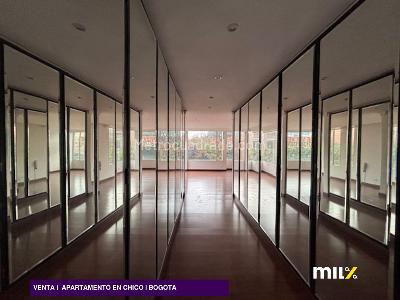 Apartamento de 3 alcobas en venta en Chico, Bogotá, 215 m² · foto 10 de 14