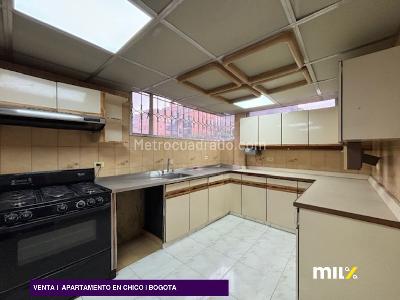Apartamento de 3 alcobas en venta en Chico, Bogotá, 215 m² · foto 12 de 14
