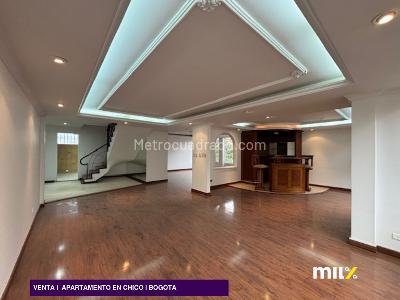 Apartamento de 3 alcobas en venta en Chico, Bogotá, 215 m² · foto 2 de 14