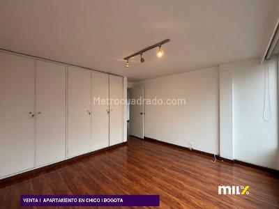 Apartamento de 3 alcobas en venta en Chico, Bogotá, 215 m² · foto 9 de 14