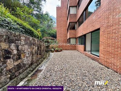 Apartamento de 3 alcobas en venta en Chico Oriental, Bogotá, 253 m² · foto 16 de 20