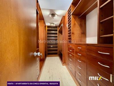 Apartamento de 3 alcobas en venta en Chico Oriental, Bogotá, 253 m² · foto 18 de 20