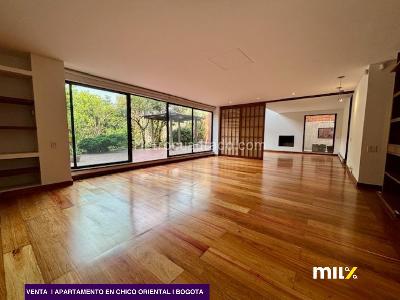 Apartamento de 3 alcobas en venta en Chico Oriental, Bogotá, 253 m² · foto 2 de 20