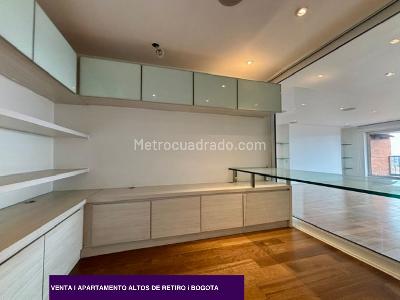 Apartamento de 2 alcobas en venta en Refugio Alto, Bogotá, 134 m² · foto 12 de 17