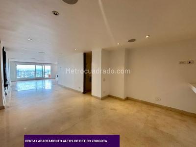 Apartamento de 2 alcobas en venta en Refugio Alto, Bogotá, 134 m² · foto 2 de 17