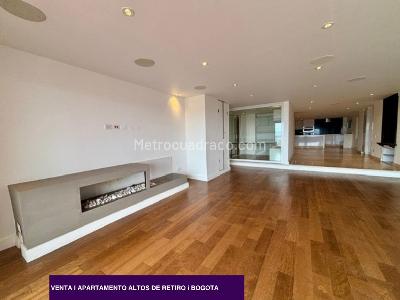 Apartamento de 2 alcobas en venta en Refugio Alto, Bogotá, 134 m² · foto 5 de 17