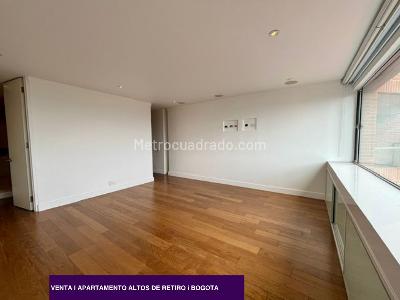 Apartamento de 2 alcobas en venta en Refugio Alto, Bogotá, 134 m² · foto 8 de 17
