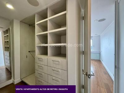 Apartamento de 2 alcobas en venta en Refugio Alto, Bogotá, 134 m² · foto 9 de 17