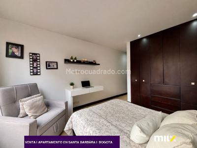 Apartamento de 2 alcobas en venta en Santa Barbara Occidental, Bogotá, 79 m² · foto 4 de 8