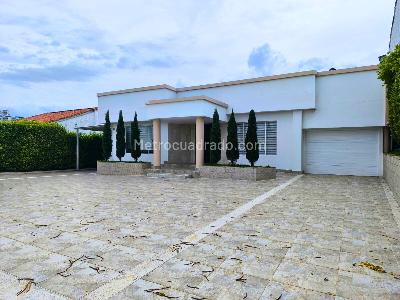 Casa de 5 alcobas en venta en Pance Av La Maria, Cali, 1073 m² · foto 17 de 20