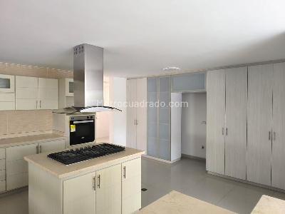 Casa de 5 alcobas en venta en Pance Av La Maria, Cali, 1073 m² · foto 4 de 20