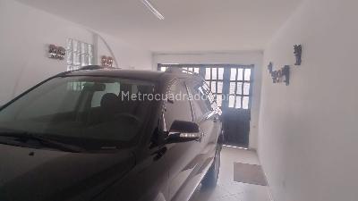 Casa de 5 alcobas en venta en Palo Blanco, Bogotá, 180 m² · foto 2 de 20