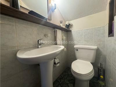 Casa de 4 alcobas en venta en Loma El Escobero Envigado, Envigado, 220 m² · foto 16 de 20